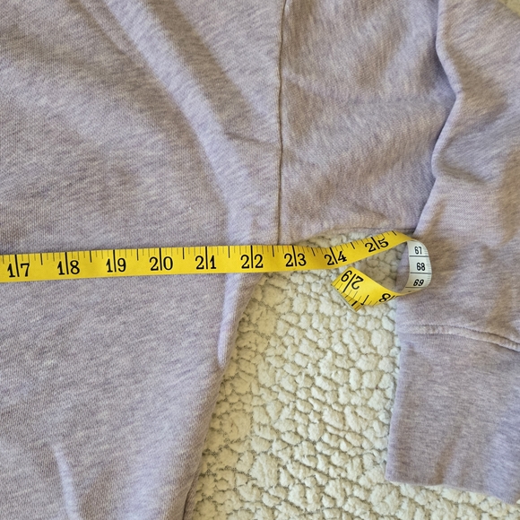 Joie Lavender and Cream Knit Top Size Small but fits a Medium, see measurements - Picture 4 of 5